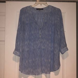 ✨ROSE & OLIVE Light Blue White Tunic V Neck